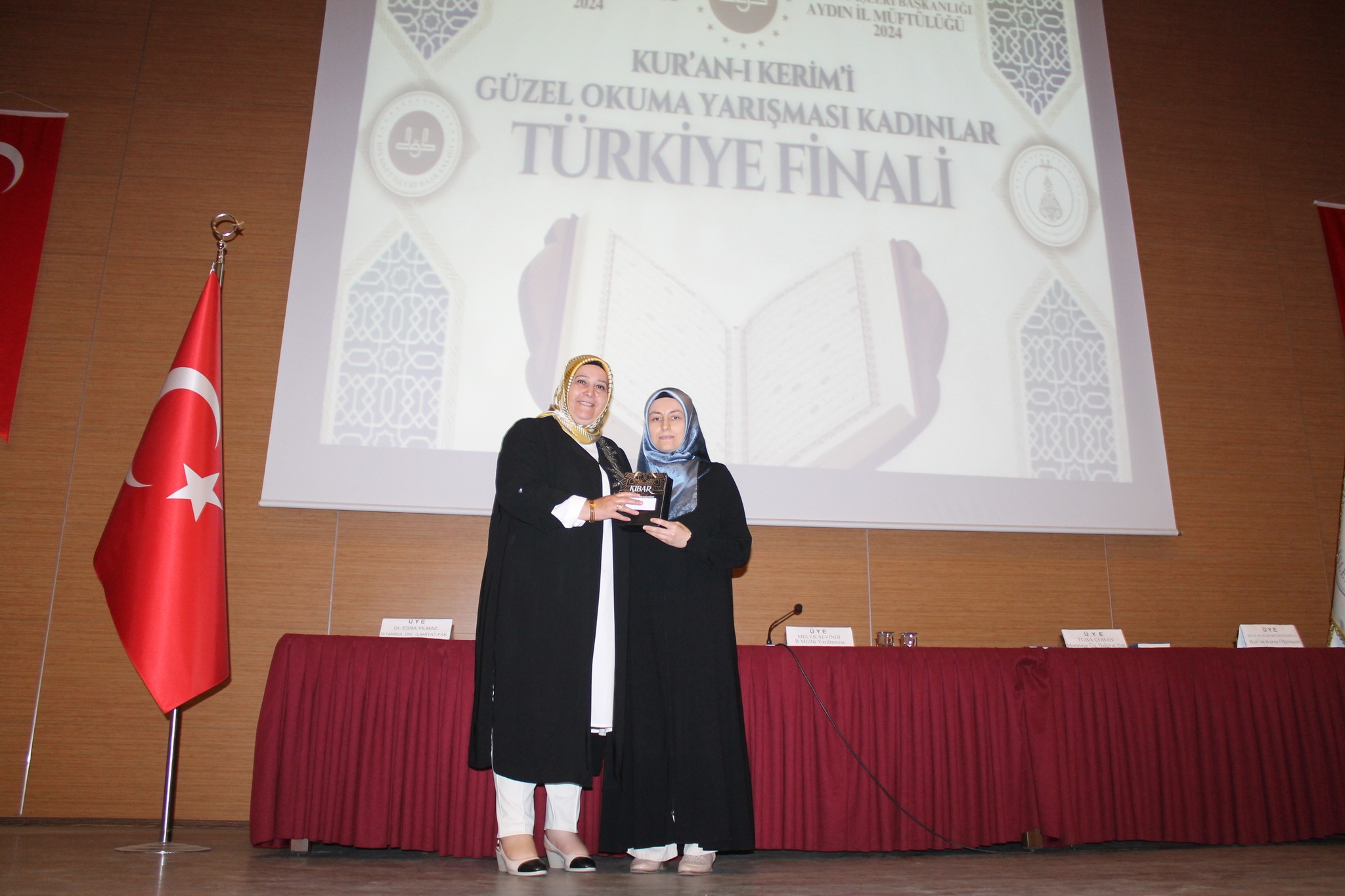 kuran-i-kerimi-guzel-okuma-yarismasinda-turkiye-finali-heyecani-002.jpg