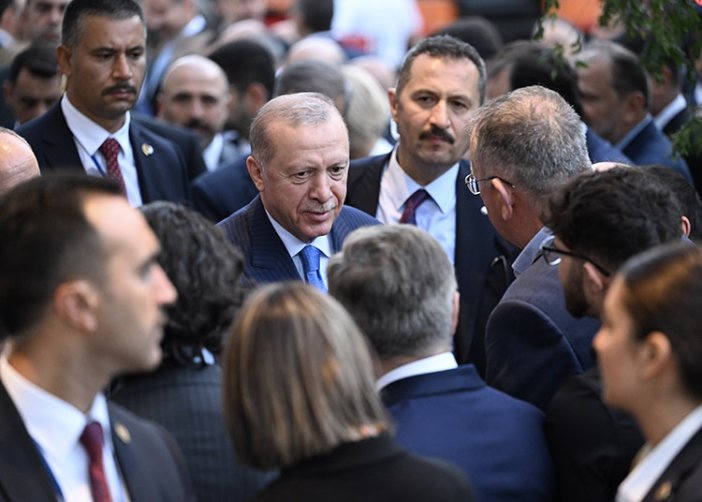 cumhurbaskani-erdogan-abdde-sevgi-gosterileriyle-karsilandi.jpg