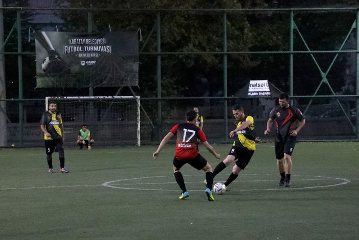 konyada-belediye-calisanlari-arasinda-futbol-turnuvasi-001.jpg