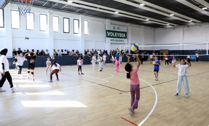 karatayda-gelecegin-voleybolculari-secildi-002.jpg