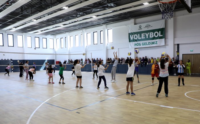 karatayda-gelecegin-voleybolculari-secildi-003.jpg