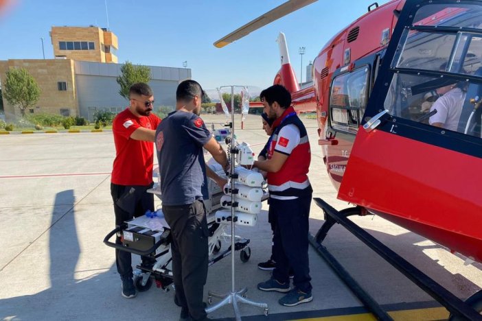 18-gunluk-bebek-ambulans-helikopter-ile-konyaya-sevk-edildi.jpg