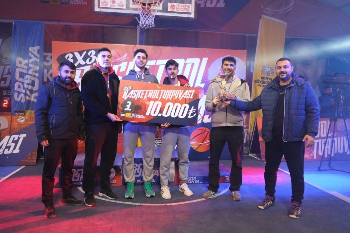 konyada-3x3-basketbol-turnuvasinda-kiyasiya-mucadele-002.jpg