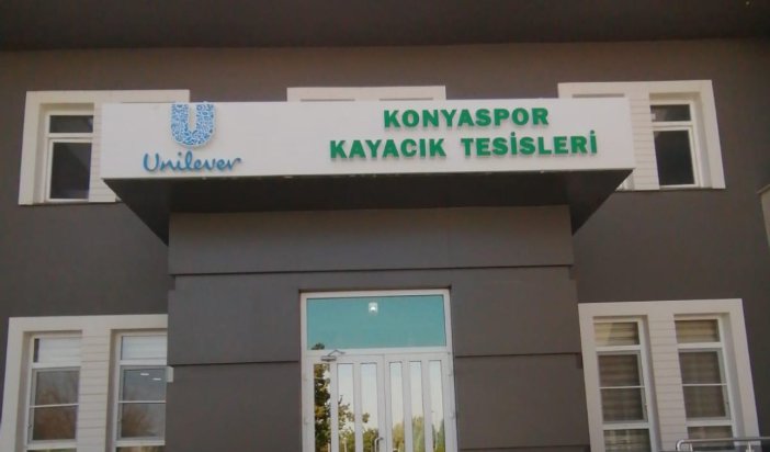 konyasporun-sponsoruna-pankartli-tepki.jpg