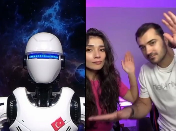 bu-robot-canli-yayinlarda-dans-edip-sohbet-ediyor-003.jpg