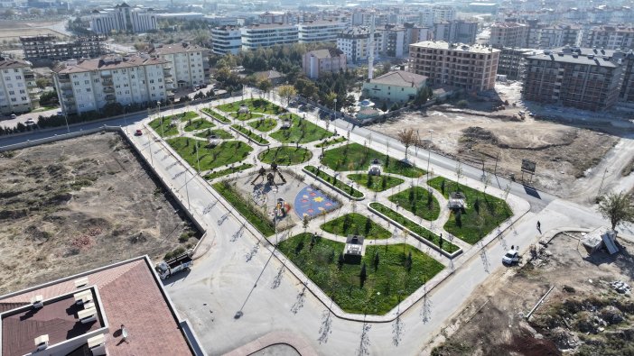 karatayda-yesil-doku-buyuyor-ilceye-2-park-daha-kazandirildi.jpg