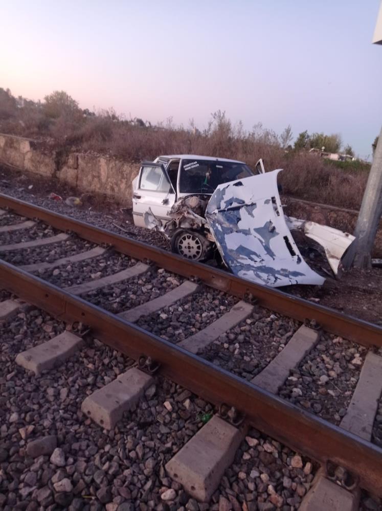 konya-treni-otomobile-carpti.jpg