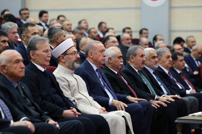 cumhurbaskani-erdogan-dizilerde-dini-degerlerimiz-hedef-aliniyor-003.jpg