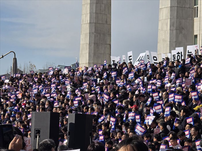 guney-korede-devlet-baskani-yoonun-azil-sureci-basladi.jpg