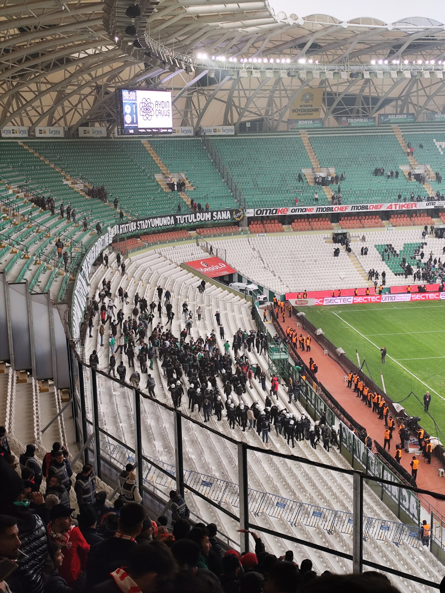 konyaspor-antalyaspor-maci-sonrasi-olaylar-cikti.jpeg