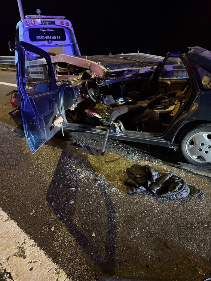 otomobil-cekiciye-carpti-2-olu-1-yarali.jpg