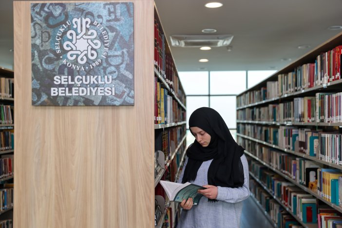 selcuklu-belediyesinin-kutuphaneleri-ogrencelerin-gelisimlerine-katki-sunuyor-ilcede-toplam-kutuphane-sayisi-109a-ulasti-211-bin-319-uye-ve-701-bin-800-kitap-sayisi-ile-ogrenciler-ferah-bir-ortamda-ders-calisiyor-003.jpg