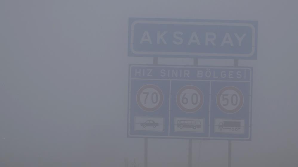 konya-yolunda-yogun-sis-nedeniyle-goz-gozu-gormedi.jpg