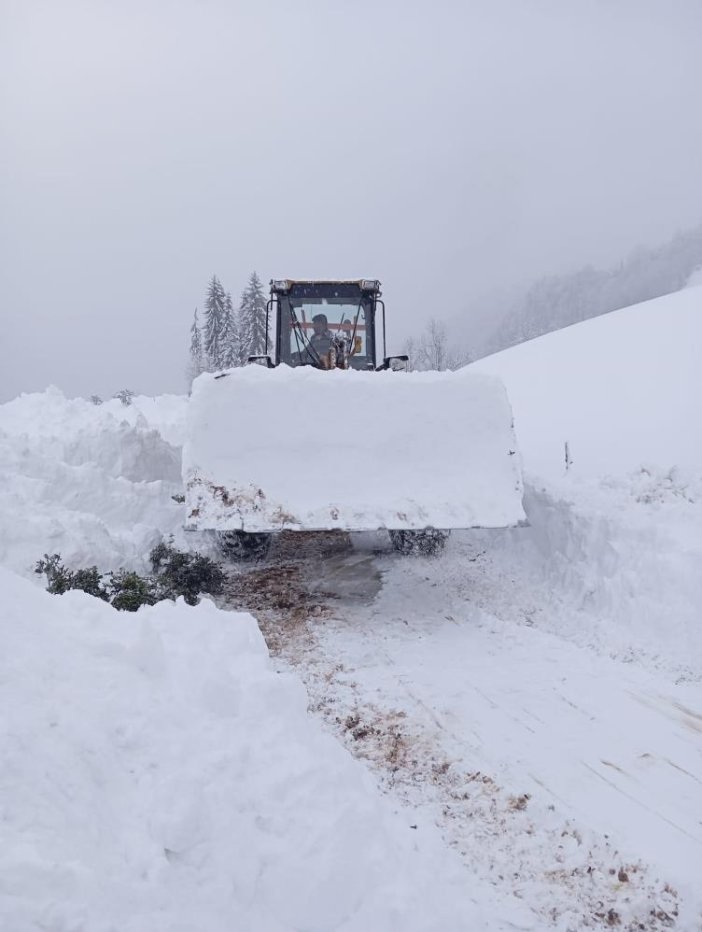 bir-ilimizde-38-koy-yolu-ulasima-kapandi-001.jpg