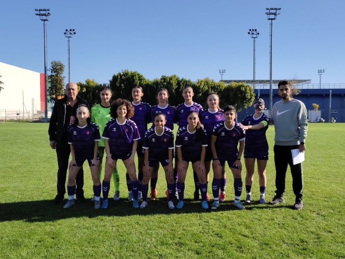 kadin-futbolunda-konya-ruzgari-liderlige-yukseldi.jpeg