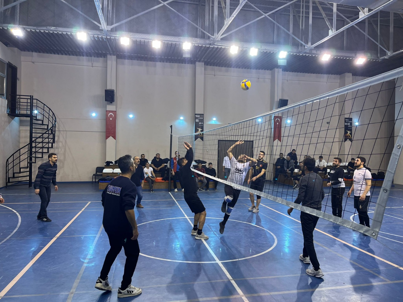 konyada-spor-ve-dayanisma-bulustu-voleybol-turnuvasi-coskusu.jpeg