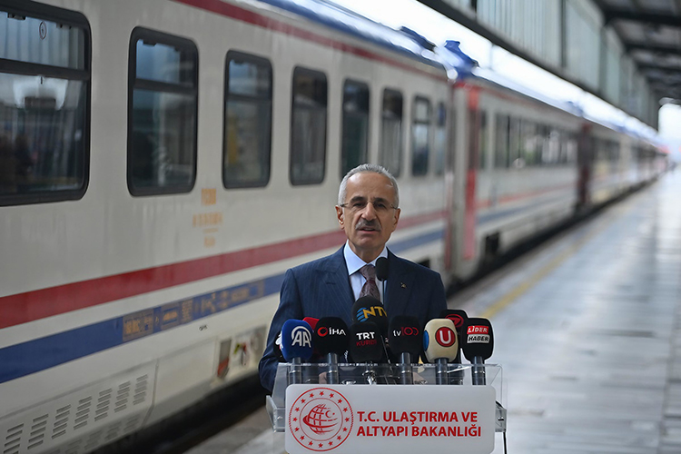 konya-tren-garinda-ucretsiz-internet-hizmeti-basliyor-003.jpg