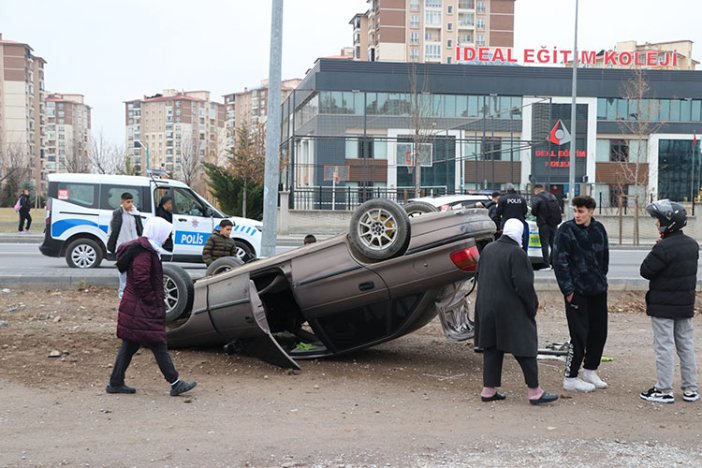 otomobil-devrildi-3-kisi-yaralandi.jpg