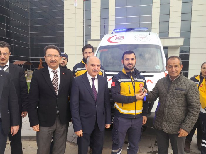 konyada-hayirsever-is-insani-tam-donanimli-ambulans-bagisladi.jpg