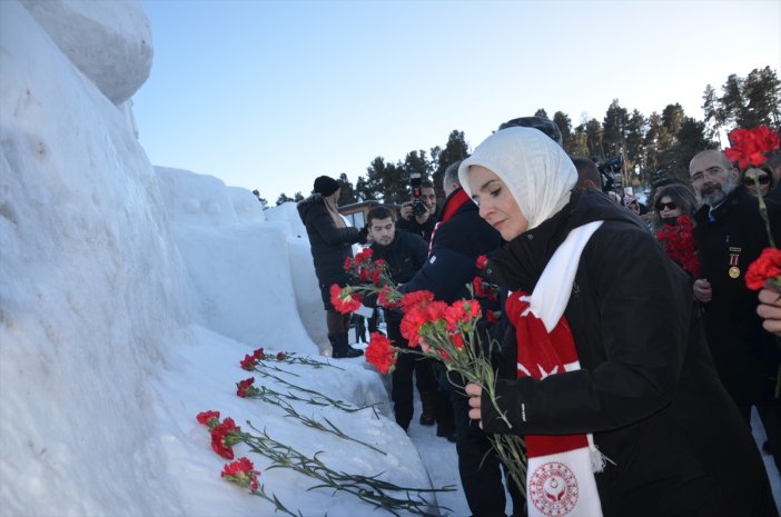 sarikamista-kardan-heykeller-sergisi-acildi-002.jpg