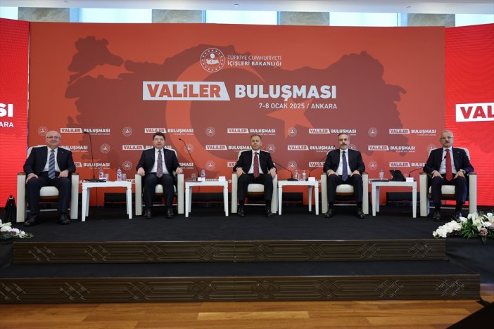 ibrahim-akin-ankarada-valiler-bulusmasina-katildi.jpg