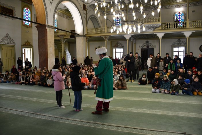 nasreddin-hoca-makedonyali-cocuklarla-bulustu.jpg