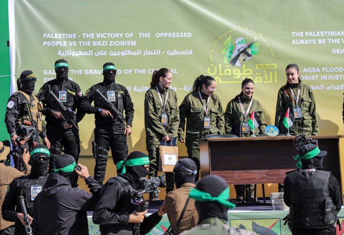 hamas-ve-israil-arasinda-ikinci-esir-takasi-001.jpg