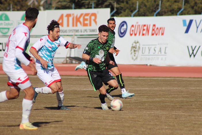 1922-konyaspor-evinde-1-puana-razi-oldu-001.jpg