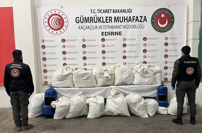 lpg-tanki-ve-vites-kutusuna-gizlendi-gumruk-muhafaza-yakaladi.jpg
