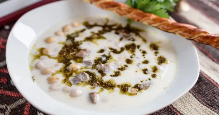 konyanin-tescilli-lezzeti-caresizlikten-saraya-uzanan-yolculuk.webp
