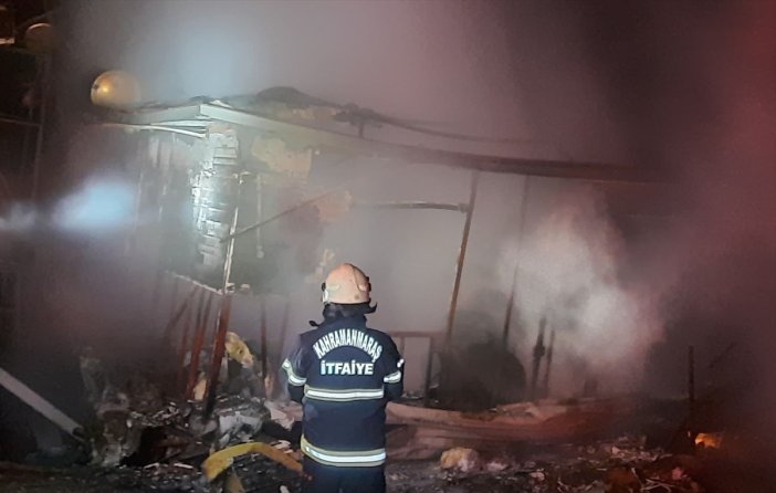 prefabrik-ev-yandi-ayni-aileden-1-kisi-oldu-4-yarali-var.jpg