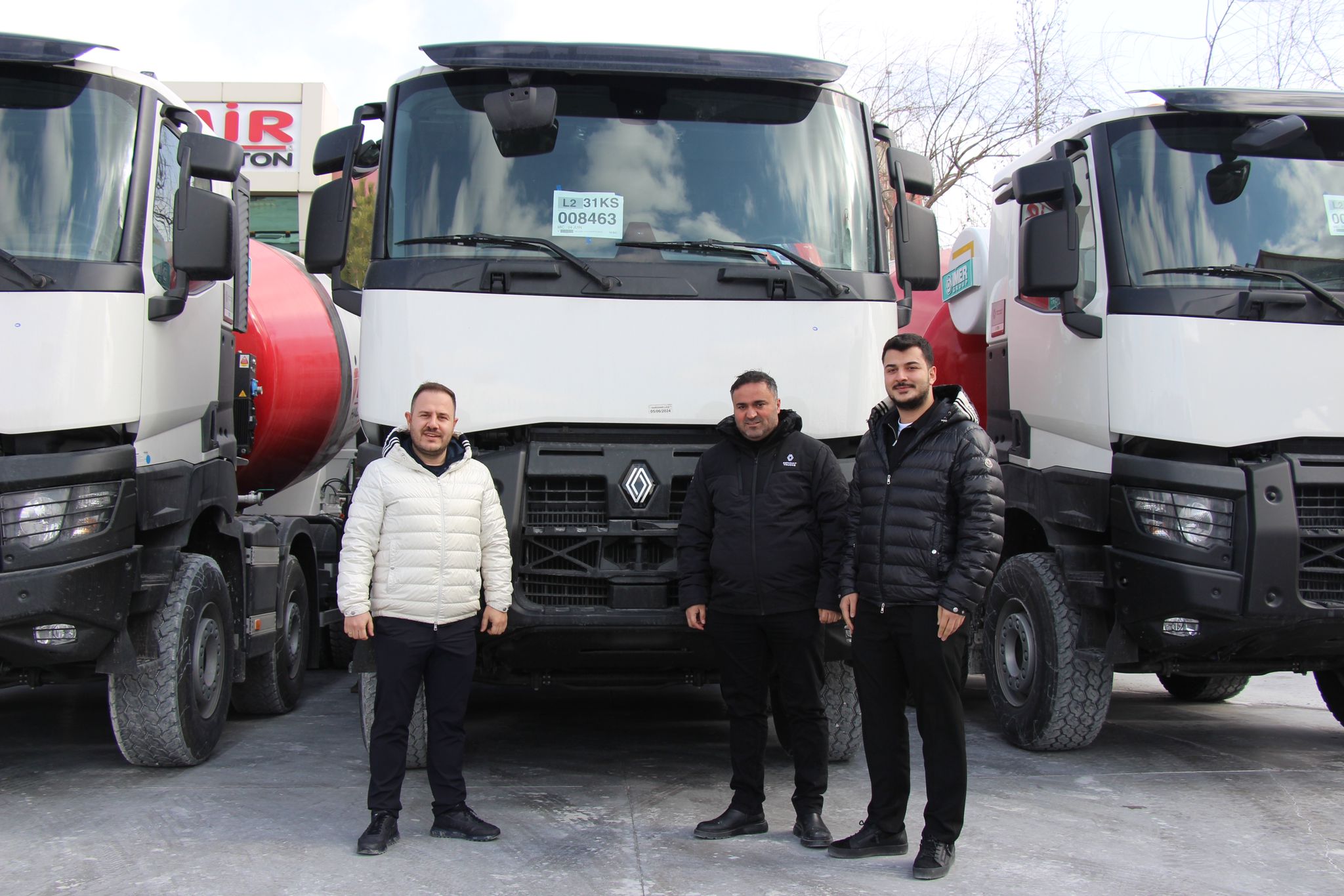 buyruk-gruptan-emir-hazir-betona-5-yeni-renault-trucks-arac-001.jpeg