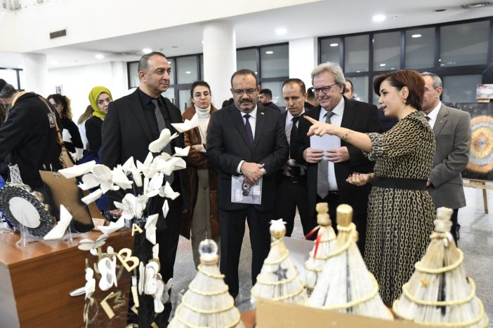 artik-sergisi-atik-malzemeleri-sanata-donusturuyor.jpg