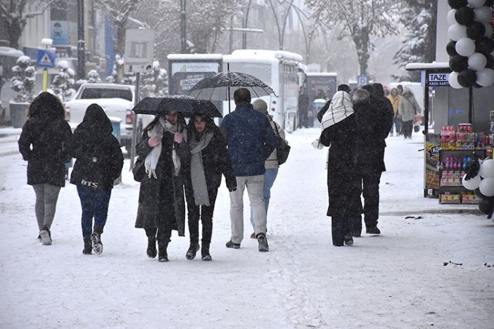 kar-yagisi-ve-soguk-hava-turkiyeyi-etkisi-altina-aldi-006.jpg