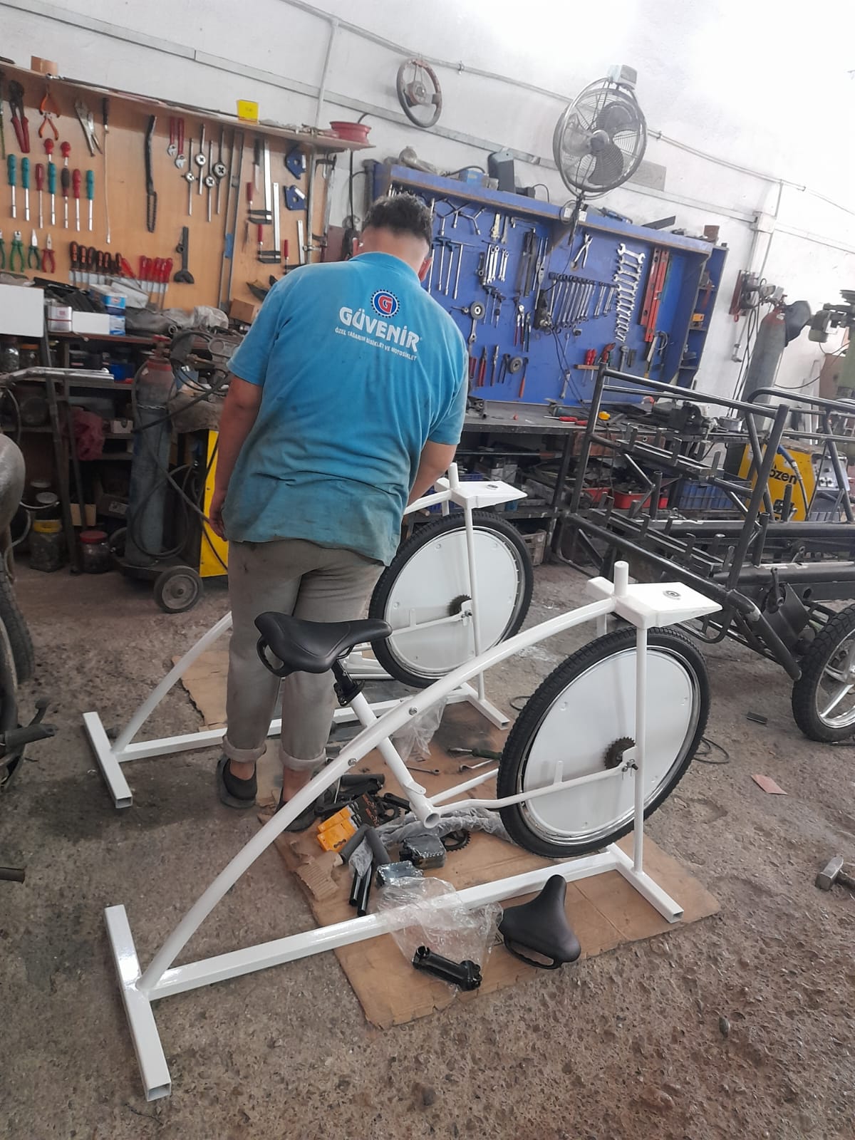 konyali-usta-blender-calistiran-bisiklet-yapti.jpeg