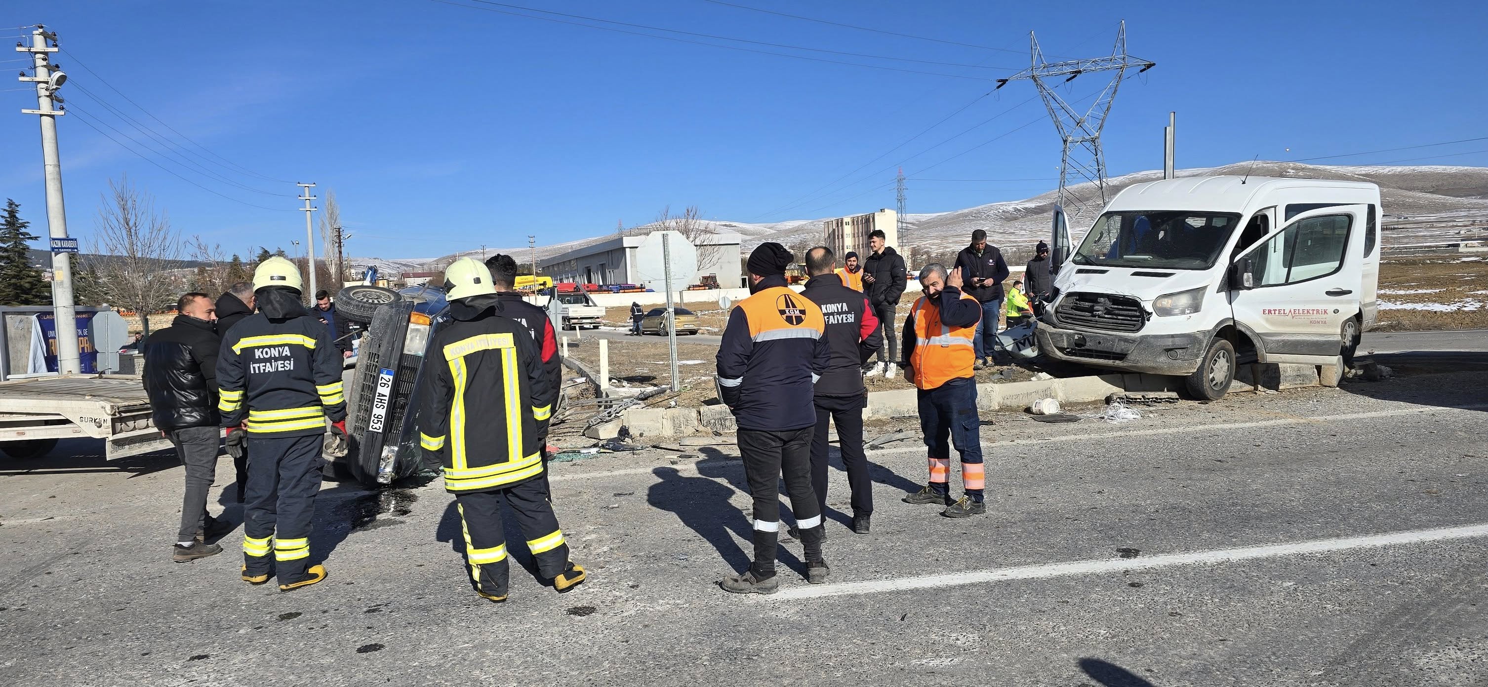 konyada-ekipleri-alarma-geciren-kaza-1-agir-yarali-var-002.jpg