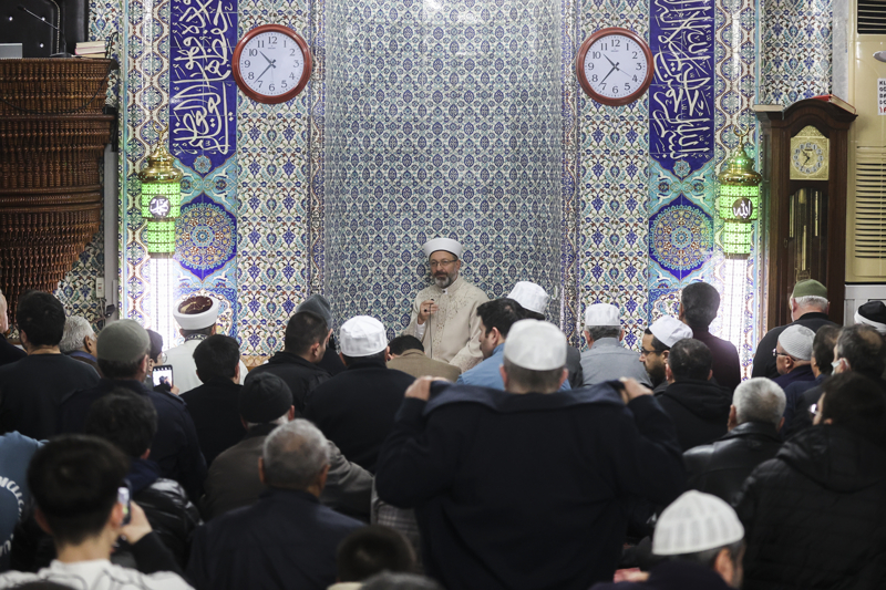 konyada-ilk-teravih-coskusu-diyanet-isleri-baskani-erbas-ile-yasanacak.jpg