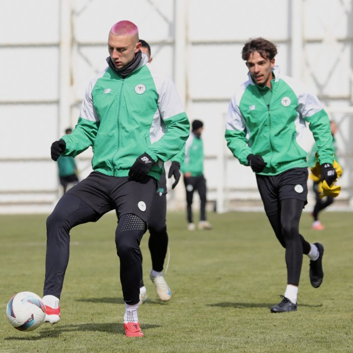 konyaspor-galatasaraya-hazirlaniyor.png