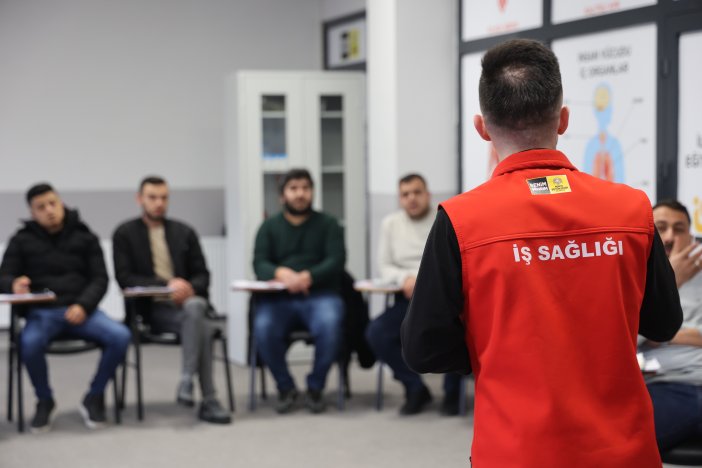 konya-buyuksehirden-is-sagligi-ve-guvenligi-adina-ornek-calisma-002.jpg