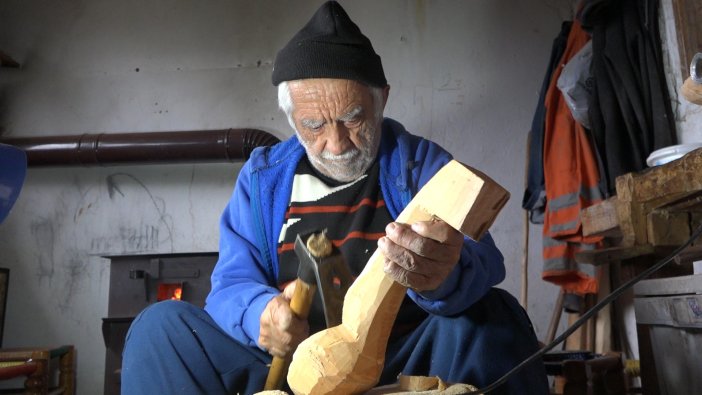 15-yasinda-basladigi-meslegini-76-yildir-surduruyor-004.jpg
