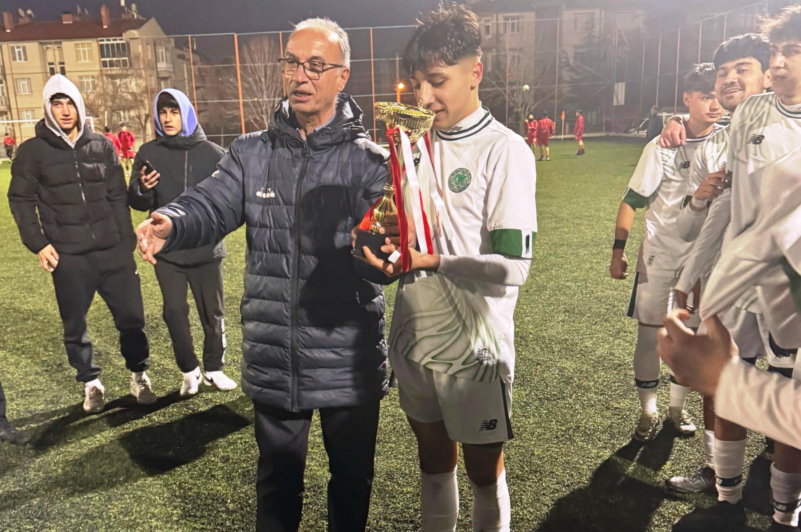 konya-mustafa-yilmaz-u18-ligi-sampiyonu-kupasini-aldi.jpeg