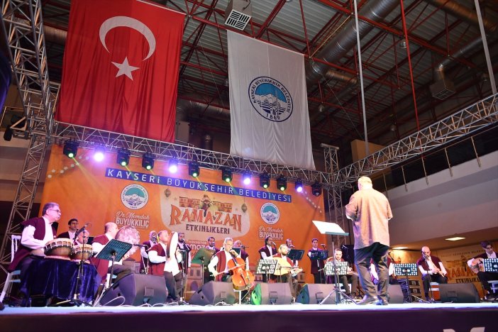 konya-turk-tasavvuf-muzigi-toplulugu-kayseride-sahne-aldi.jpg