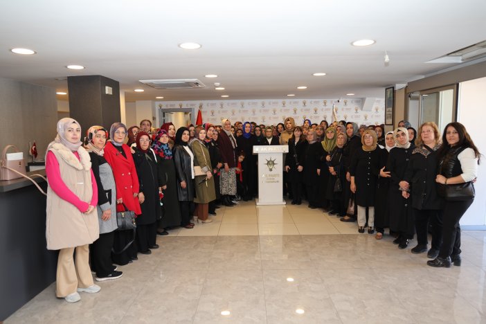 ak-parti-konya-il-kadin-kollari-baskani-yilmazdan-kadin-haklari-mucadelesine-devam-mesaji.jpeg