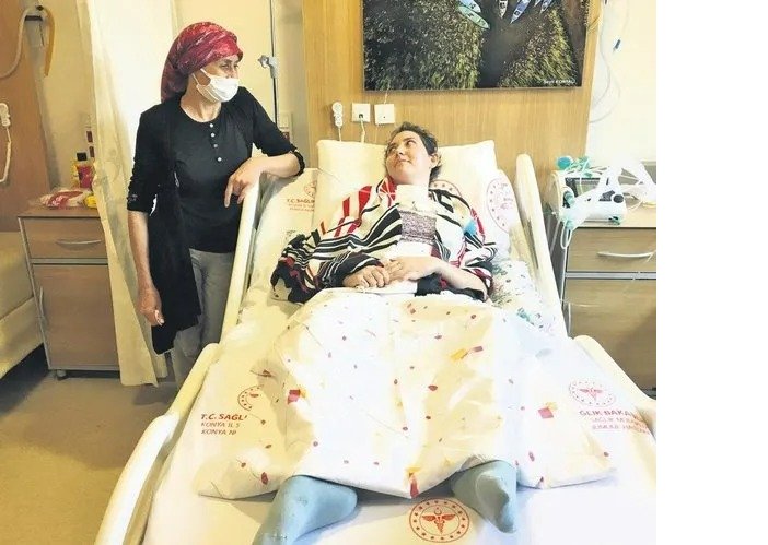 konyada-yasamasi-mucize-denilen-almina-annesinin-destegiyle-hayata-tutundu-001.jpeg