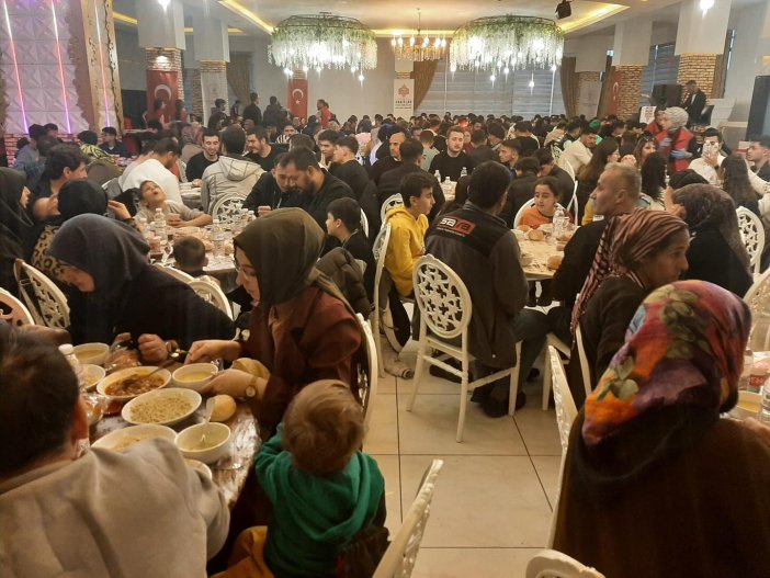 konya-dahil-3-ilde-iftar-sofralari-kuruluyor-003.jpg