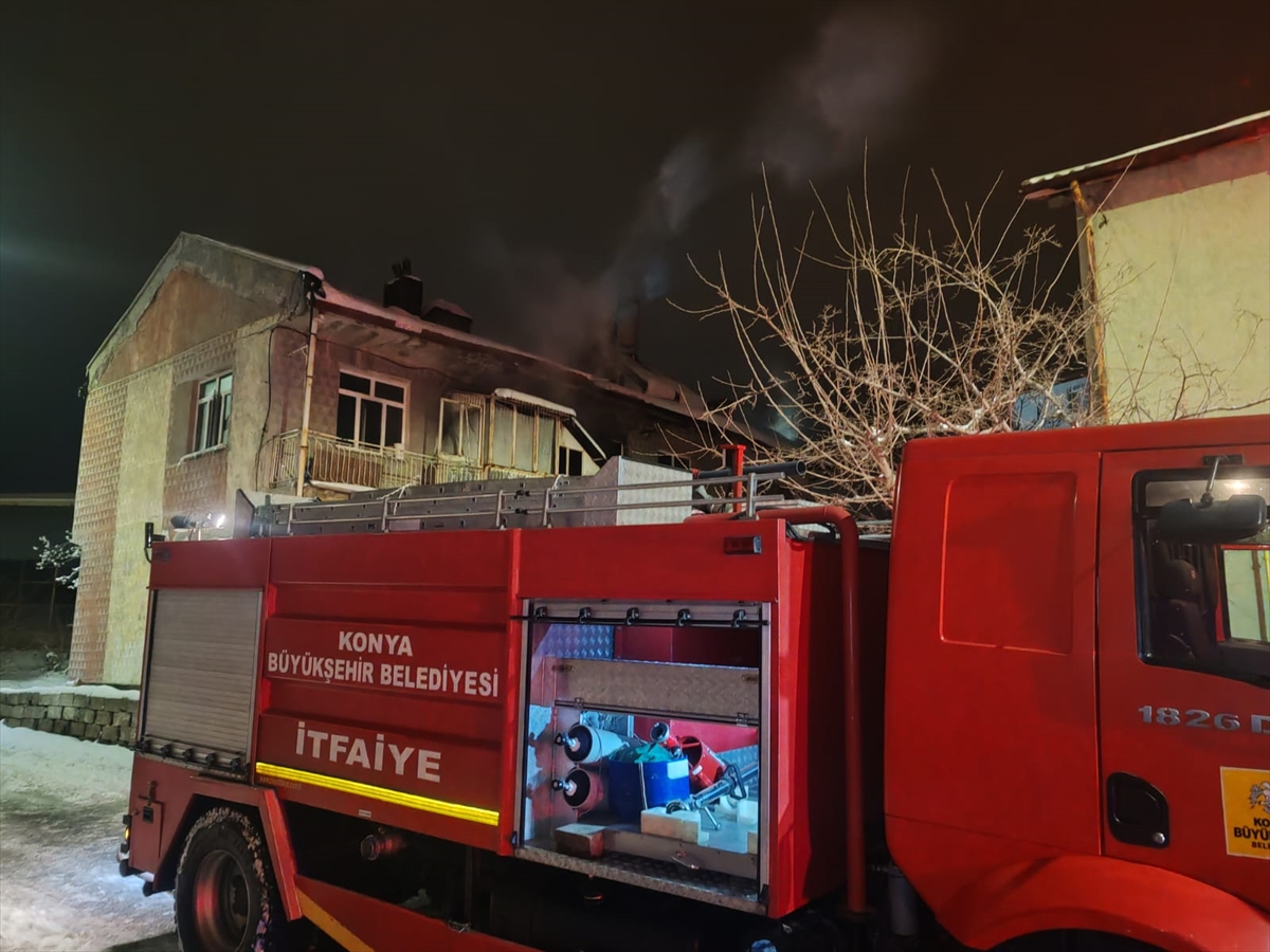 konyada-ev-yandi-7-kisi-dumandan-etkilendi-001.jpg