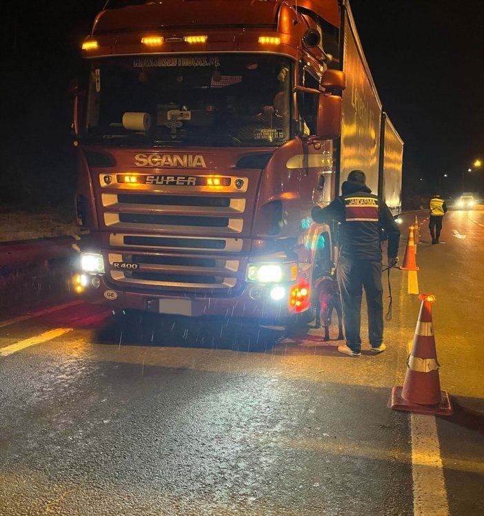 cinayet-zanlisi-tir-dorsesinde-yakalandi.jpg