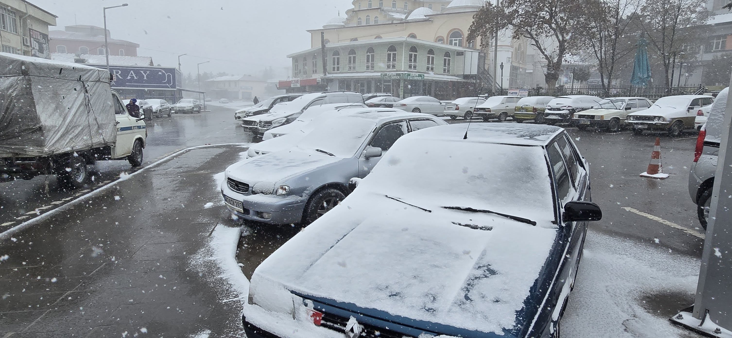 konyaya-kar-yagiyor-merkeze-yine-yok-003.jpg