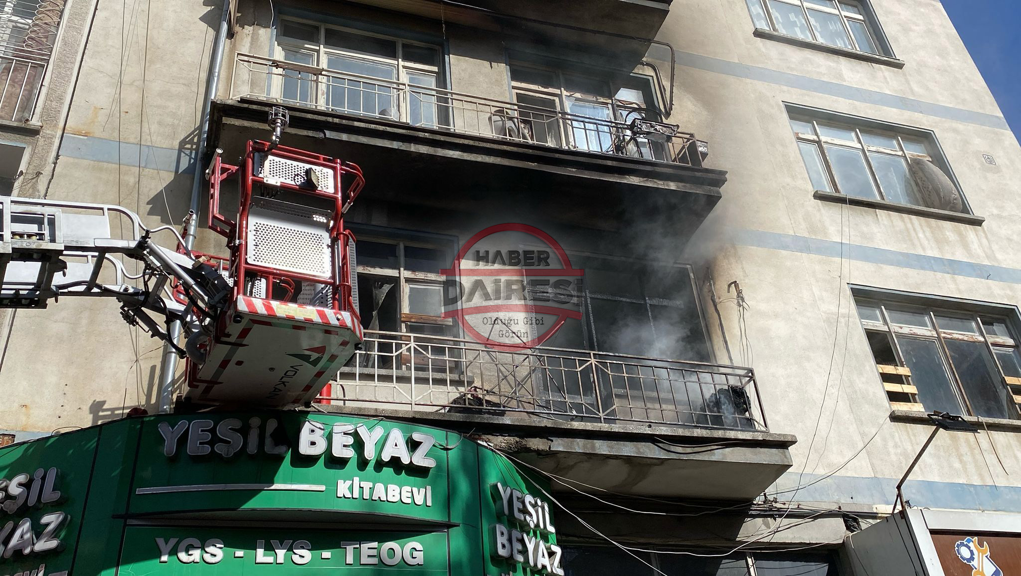 konyada-4-katli-binada-yangin-panigi-002.jpg