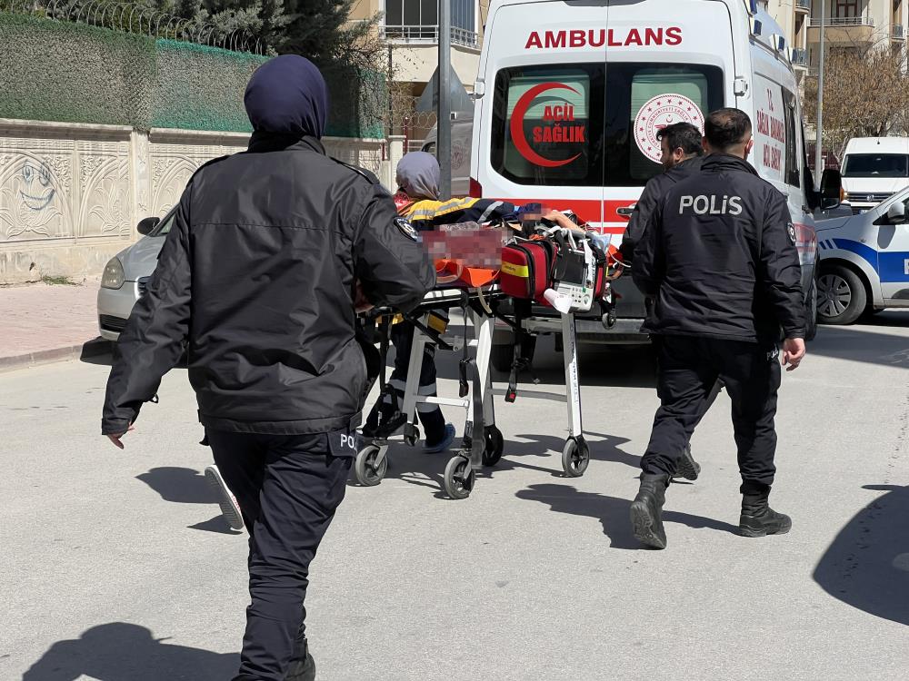 konyada-aile-faciasi-esini-bicaklayip-kendini-yaraladi-001.jpg